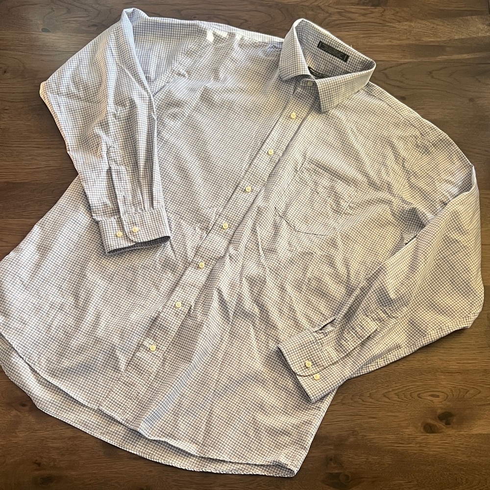 Forsyth of Canada Men's White & Blue Wrinkle Free Dress shirt 17.5 36/37